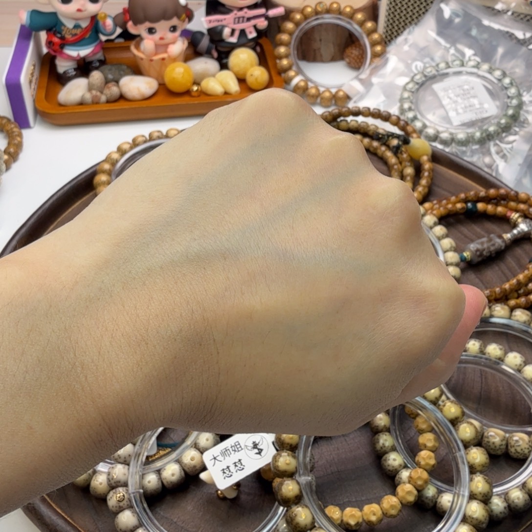 星月菩提吊坠，一物一图7手持