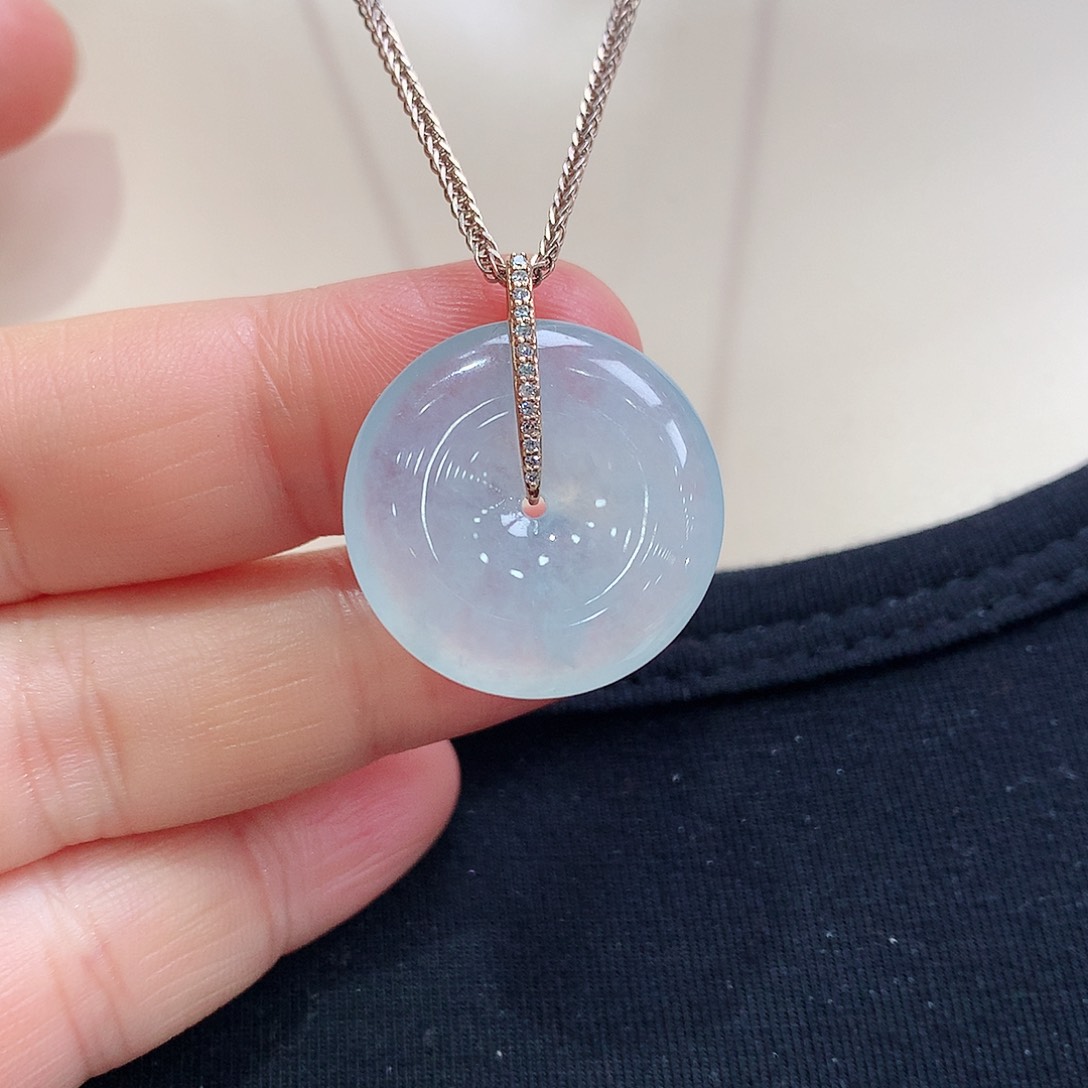 翡翠颈饰18K金镶嵌平安扣