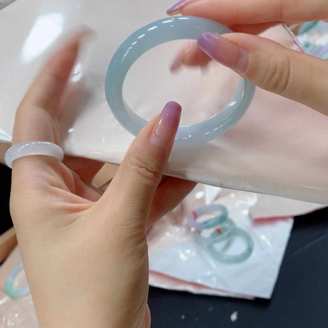 未镶嵌手镯翡翠买断