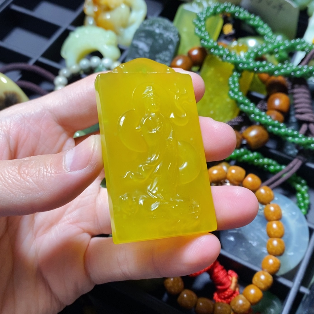 蛇纹石玉未镶嵌颈饰