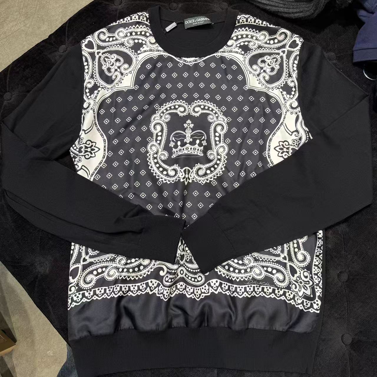 【CC在欧洲】D....G 1号折扣店黑白印花针织毛衣