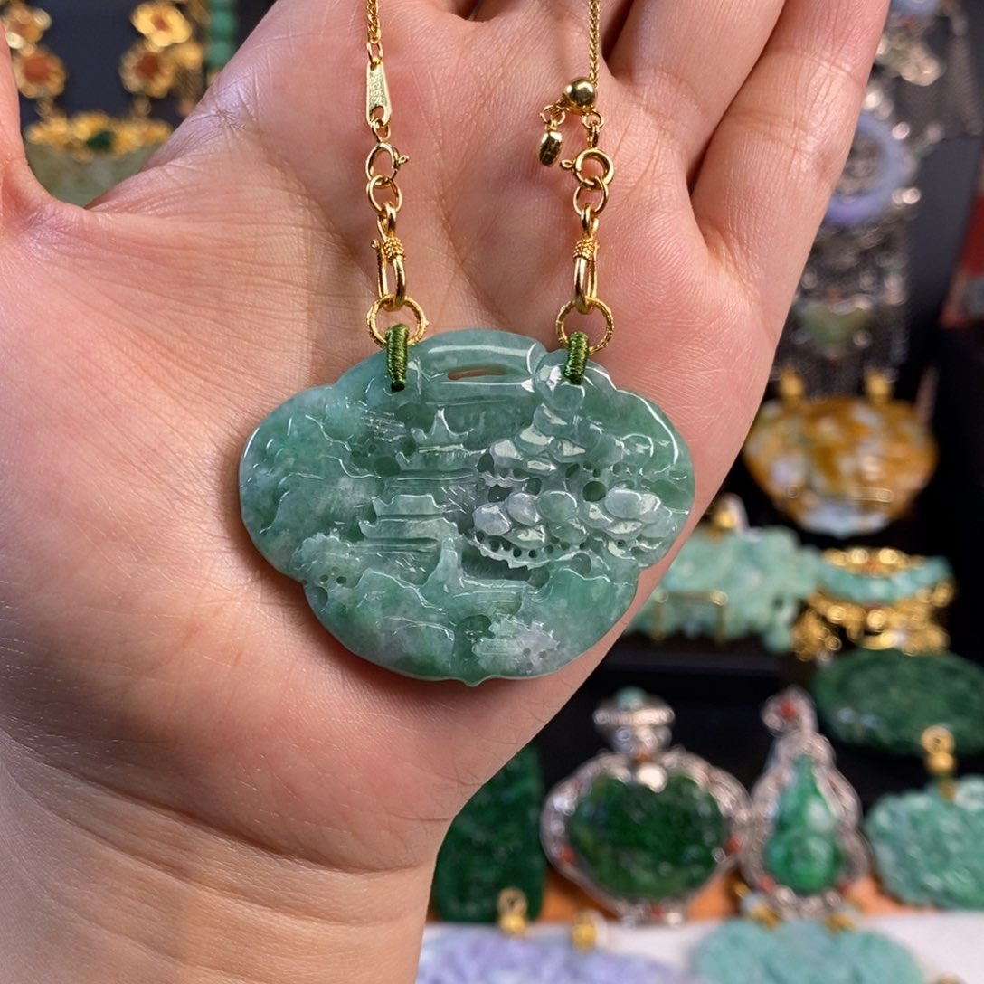 翡翠颈饰未镶嵌如意吊坠 炸价