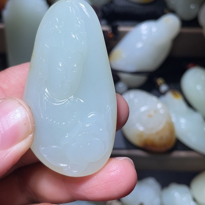 *****和田玉未镶嵌车挂