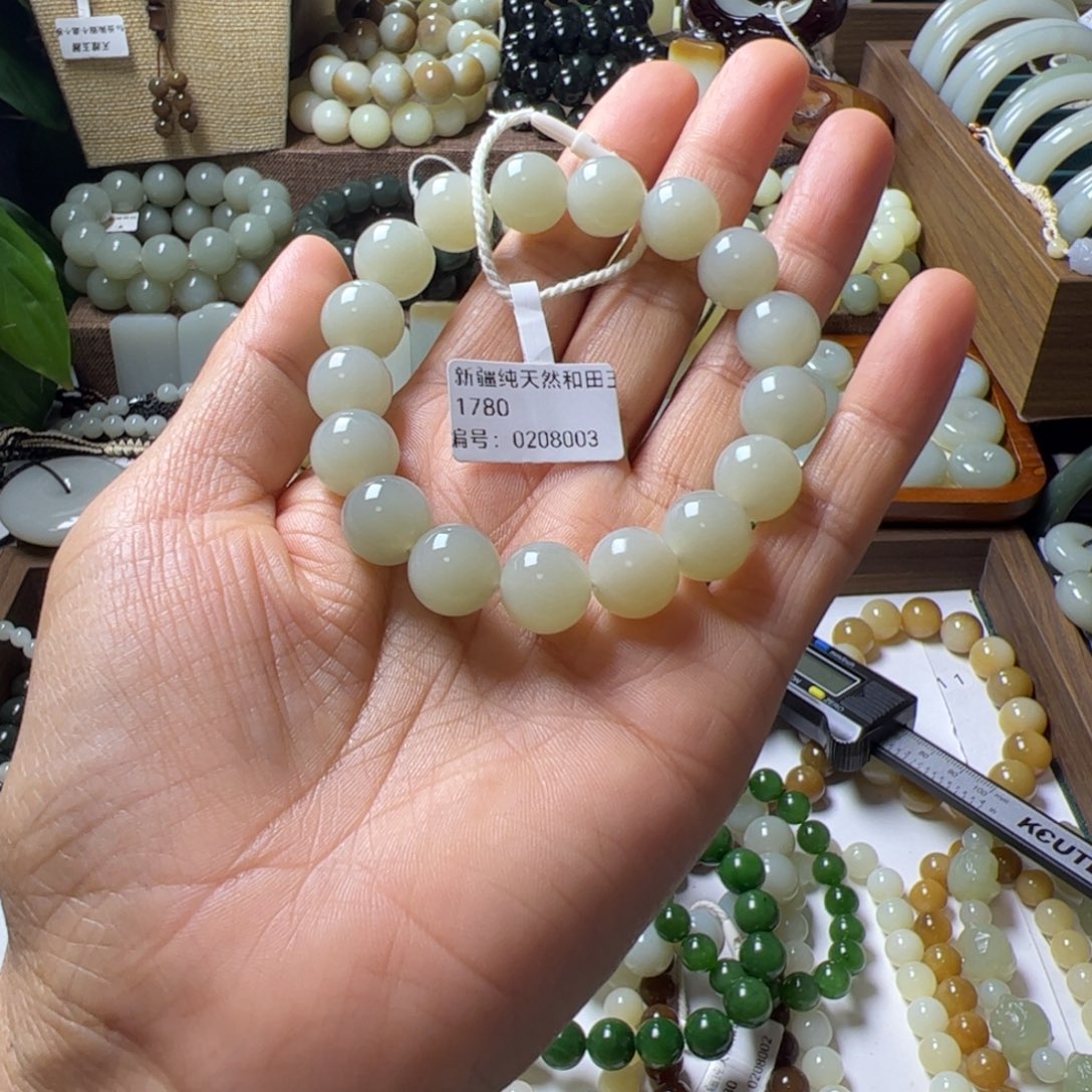 手***3和田玉未镶嵌手链