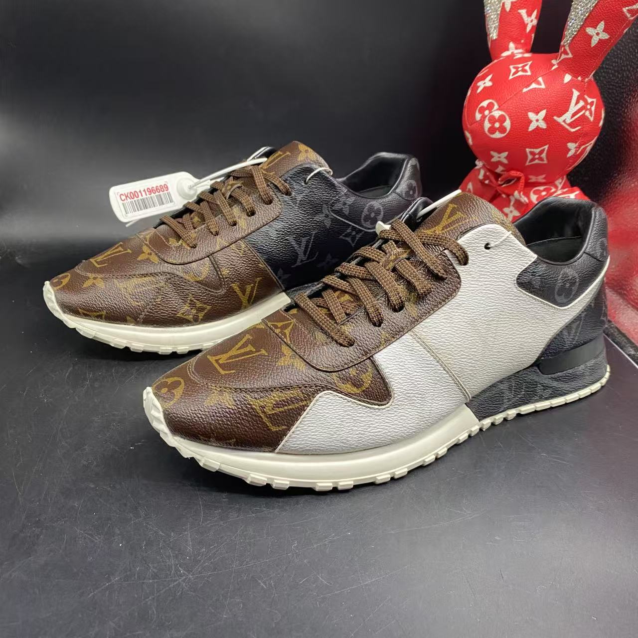 95新 LouisVuitton/路易威登 三色runway老花板鞋42码ddm1848