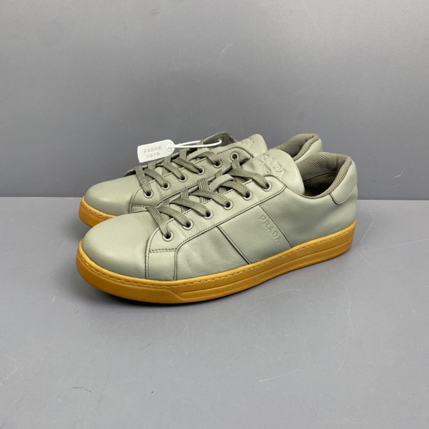 95新 Prada/普拉达 42.5码 Prada普拉达 灰色生胶板鞋 休闲鞋