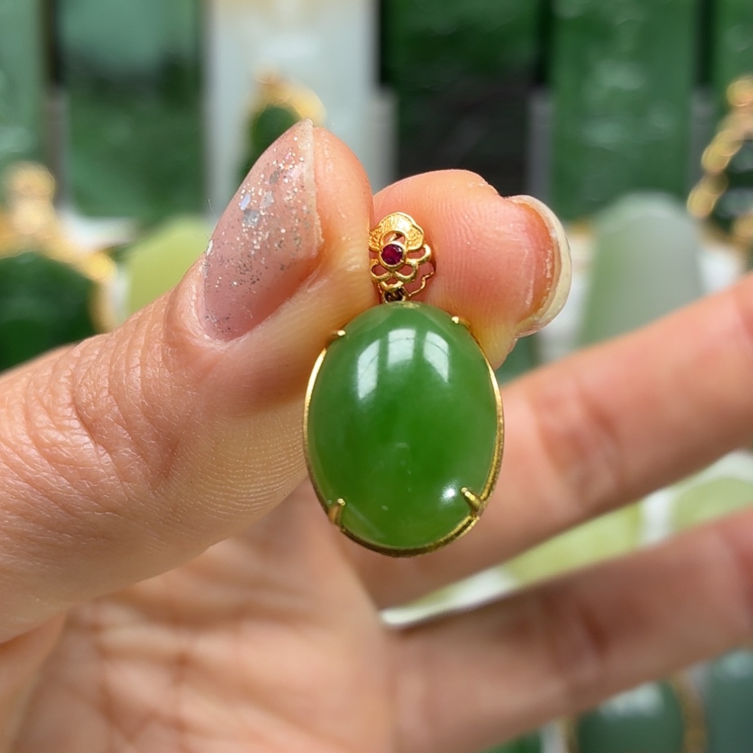 和田玉18K金镶嵌颈饰