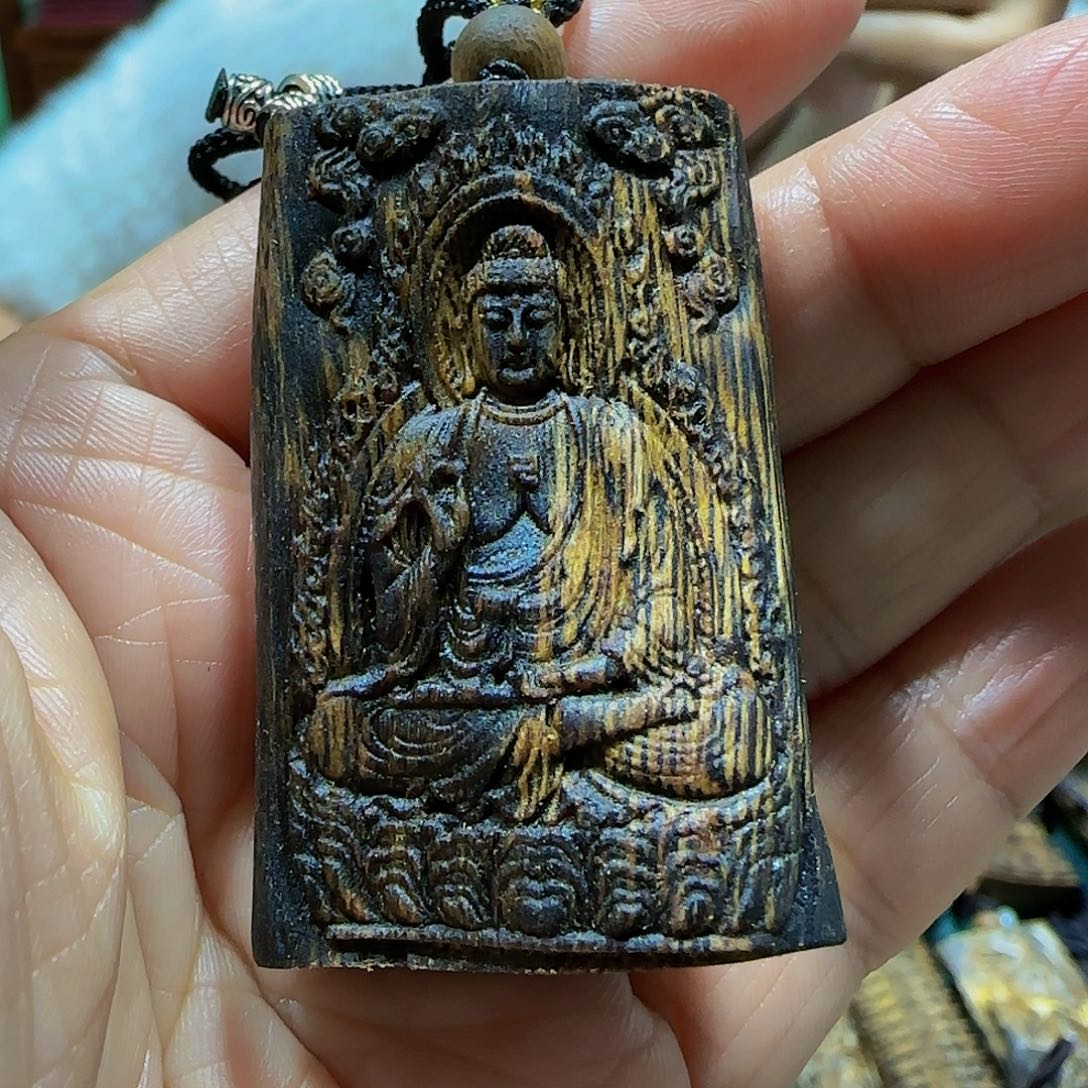 沉香吊坠海南白奇乌身沉浮老料雕刻阿弥陀佛带绳14.9克