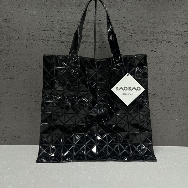 包包/三宅一生/99新/251021EV0002/C14309910414