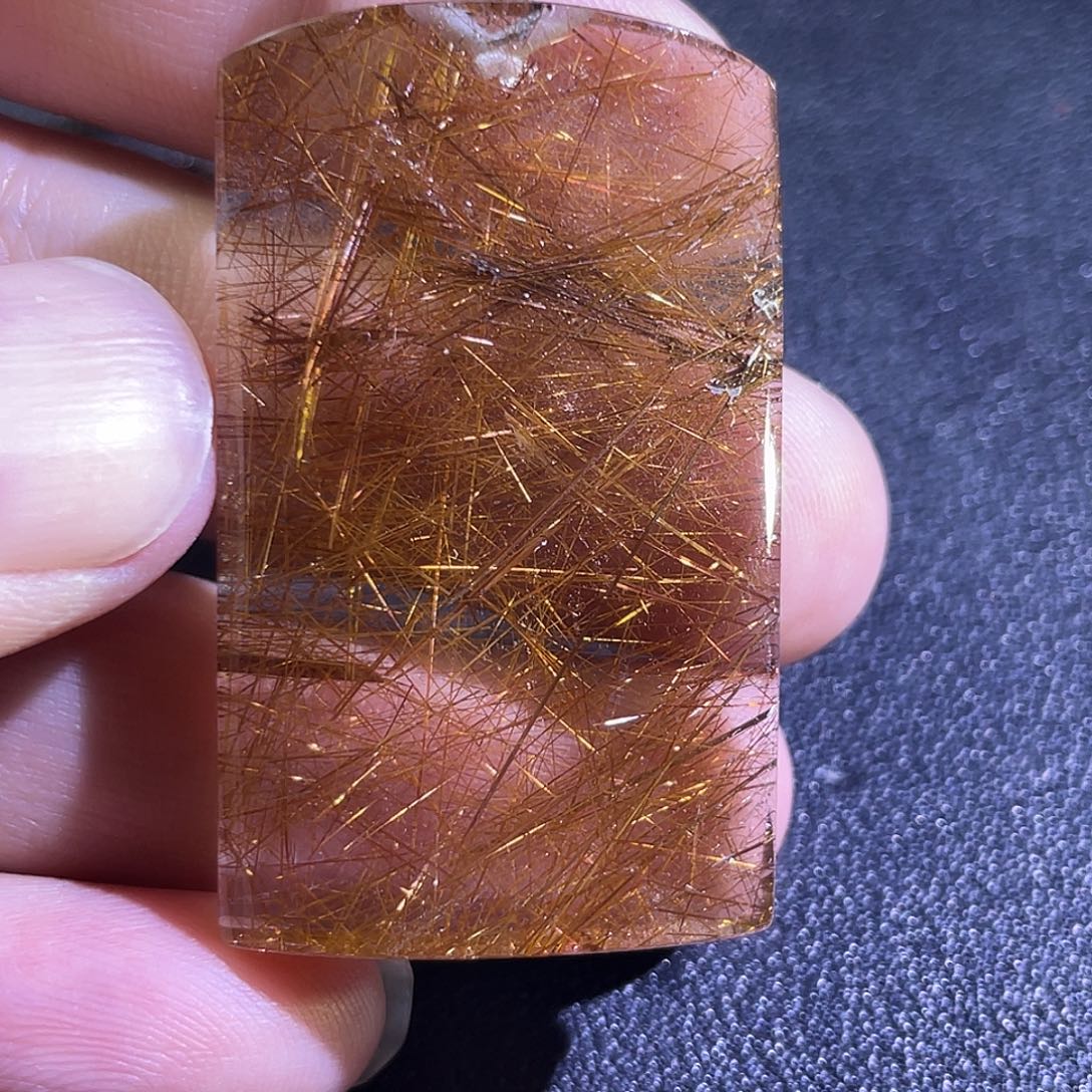 乔***处水晶吊坠(赠链)未镶嵌