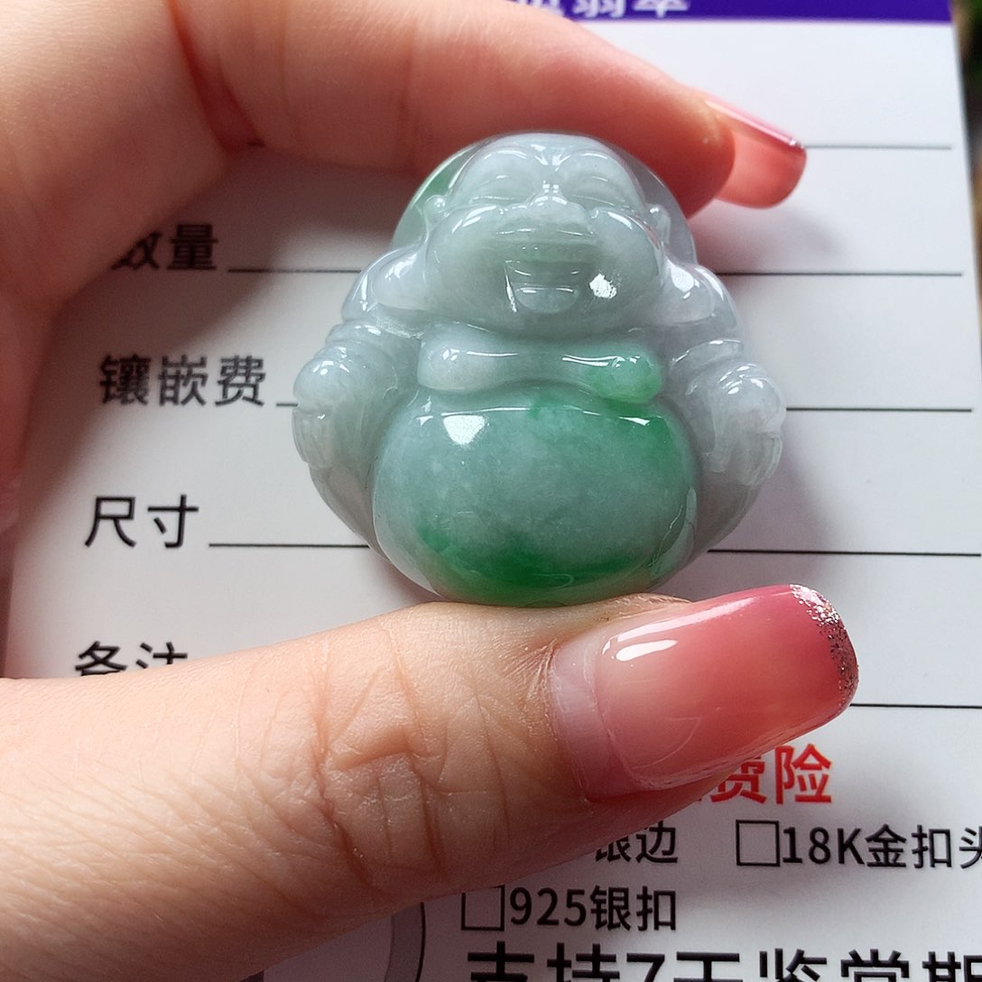 翡翠未镶嵌颈饰佛公