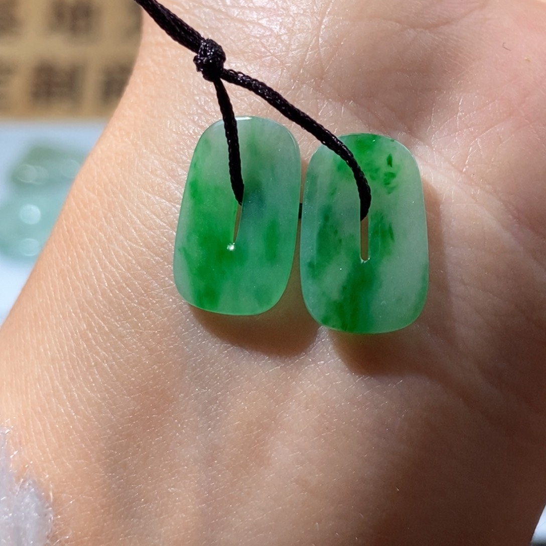 定制翡翠未镶嵌翡翠16.3×10.3×1.8