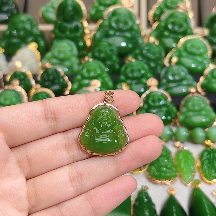 和田玉（碧玉）颈饰18K金镶嵌