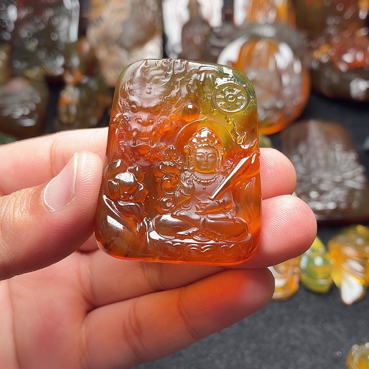 琥珀未镶嵌颈饰65