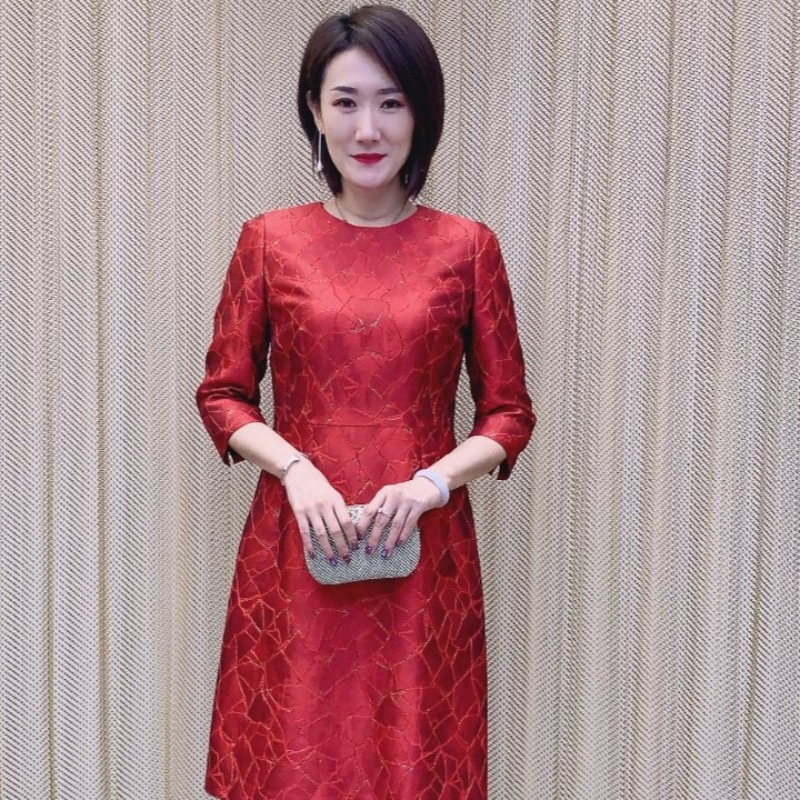YINGDAK/应大定制红色圆领A字中长款连衣裙女士气质喜妈妈