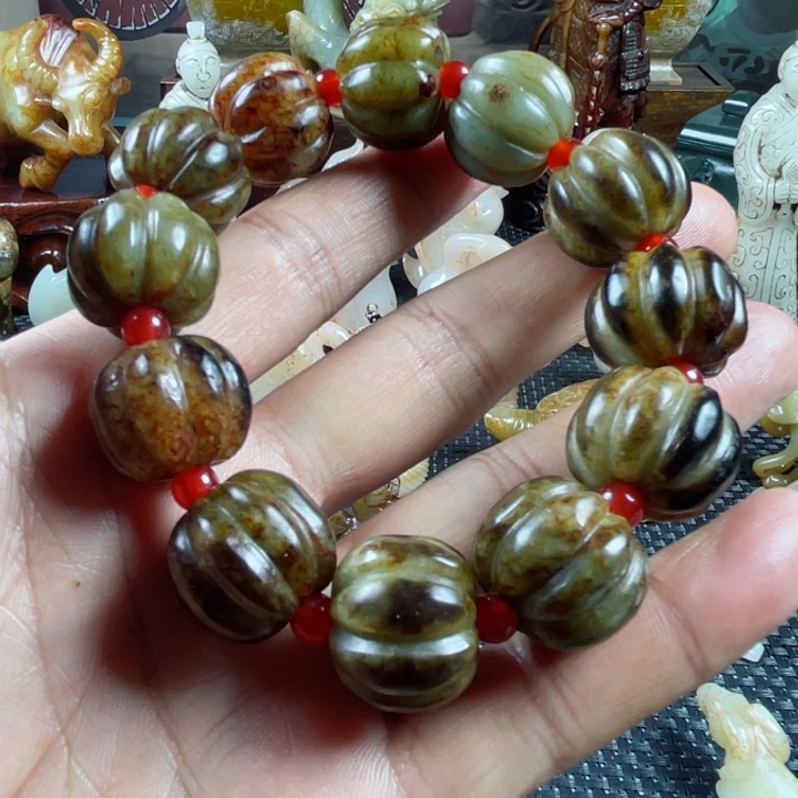 和田玉颈饰未镶嵌