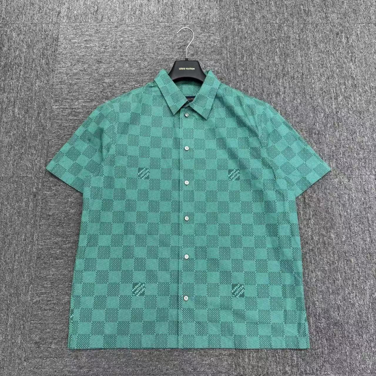 99新 LouisVuitton/路易威登 棋盘格短袖衬衫/L码/编码15845