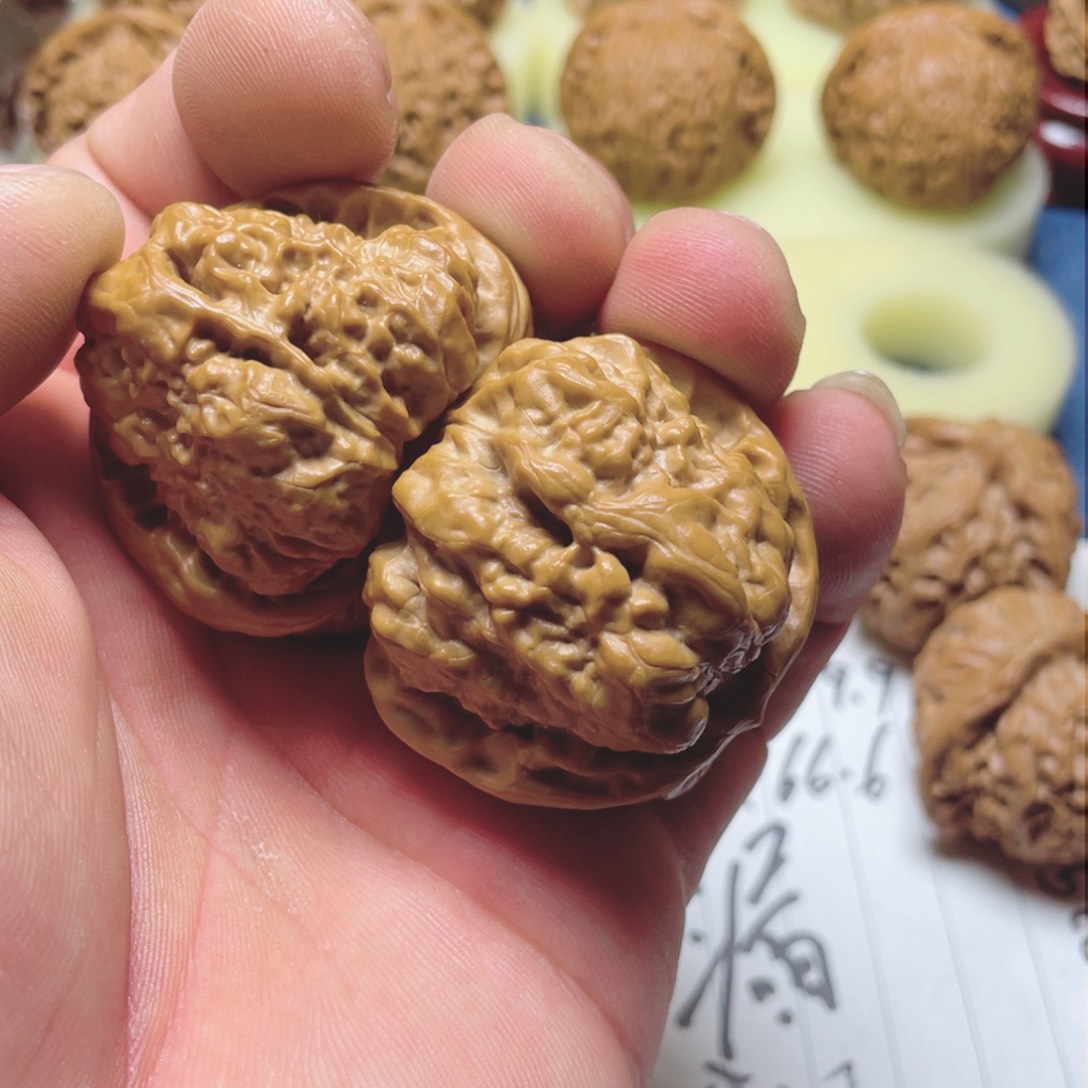 文玩核桃把件大****工蛤蟆头
