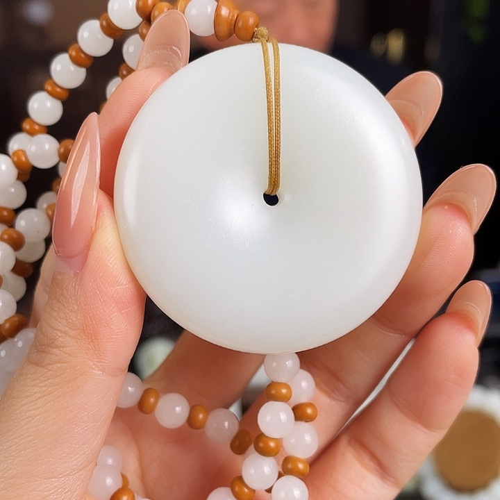 和田玉未镶嵌颈饰定制发货