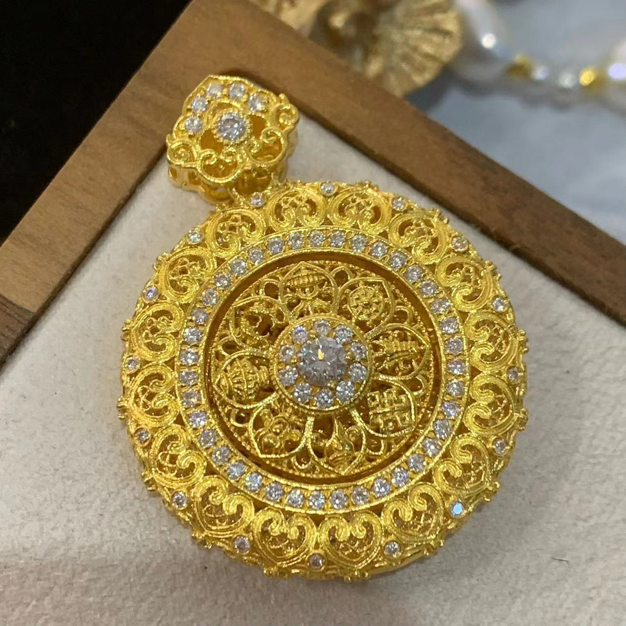 足金999 黄金5G工艺 花丝转动八宝吊坠