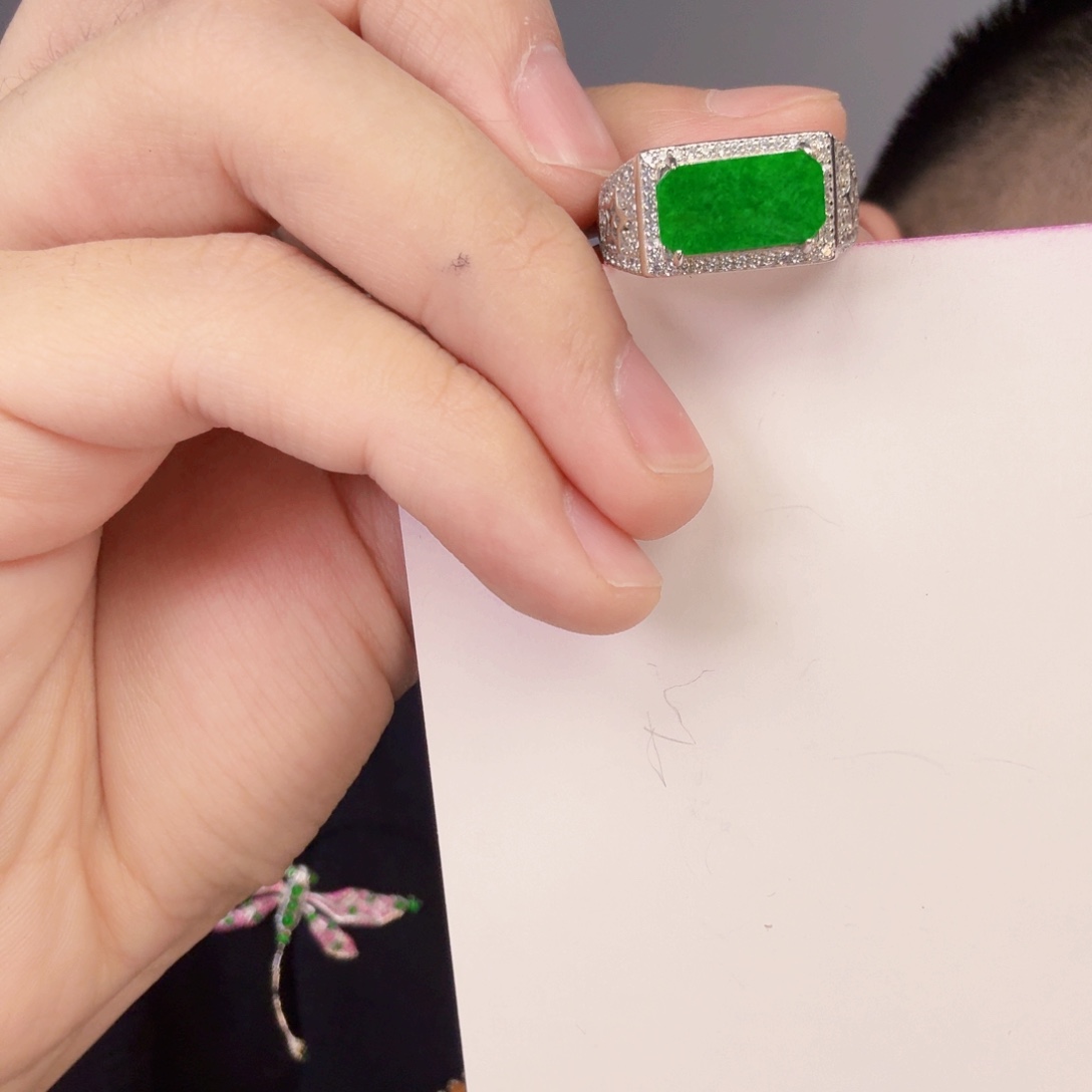 翡翠颈饰银S925镶嵌一件