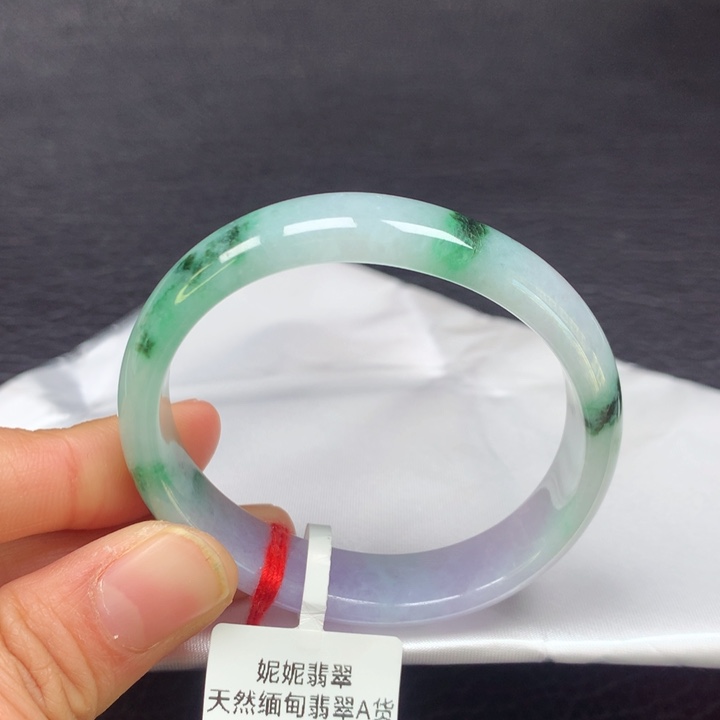 翡翠手镯（贵妃镯）未镶嵌52圈