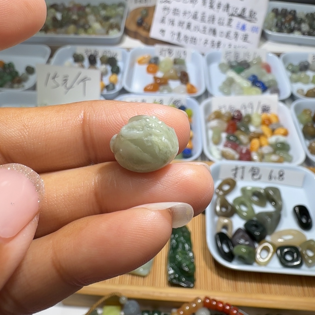 和田玉未镶嵌珠宝奇石