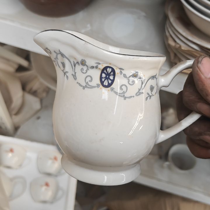 陶瓷盘子碗啥都有