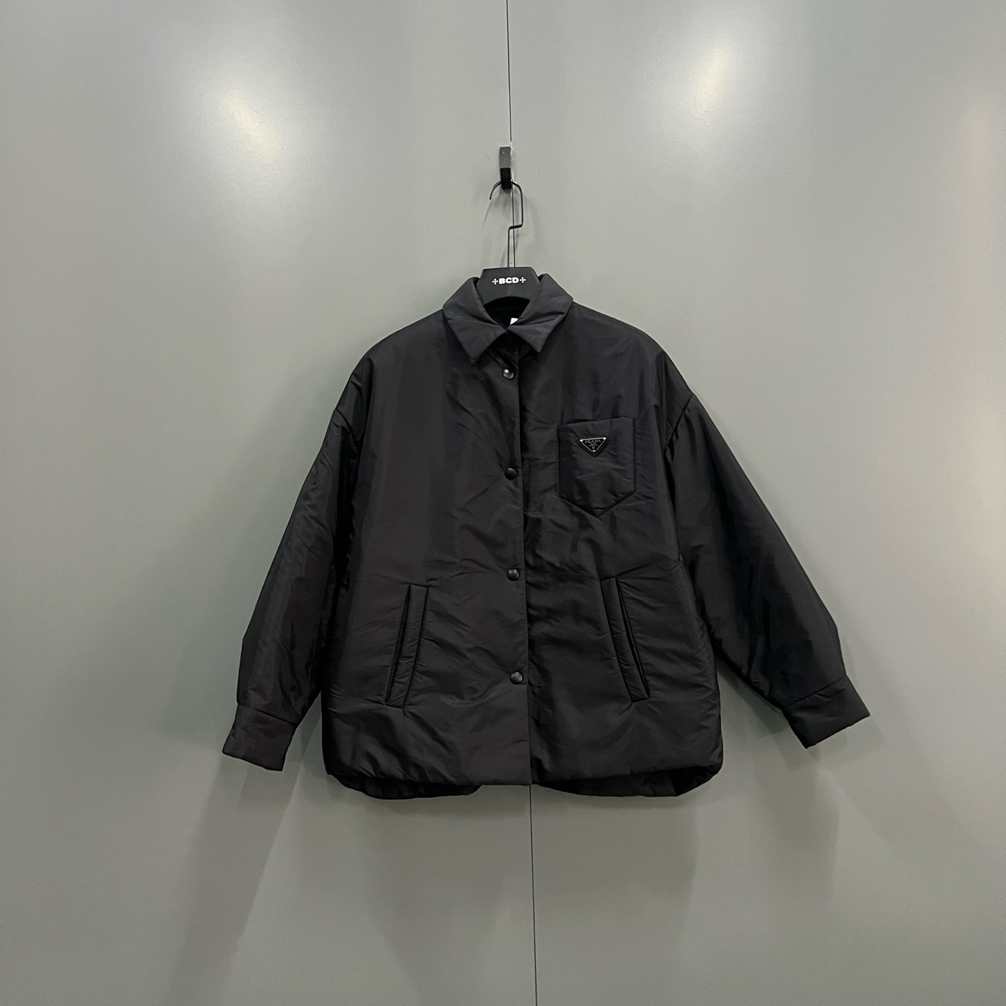 99新 Prada/普拉达 y16 黑色三角标尼龙外套 36码/98新/207662