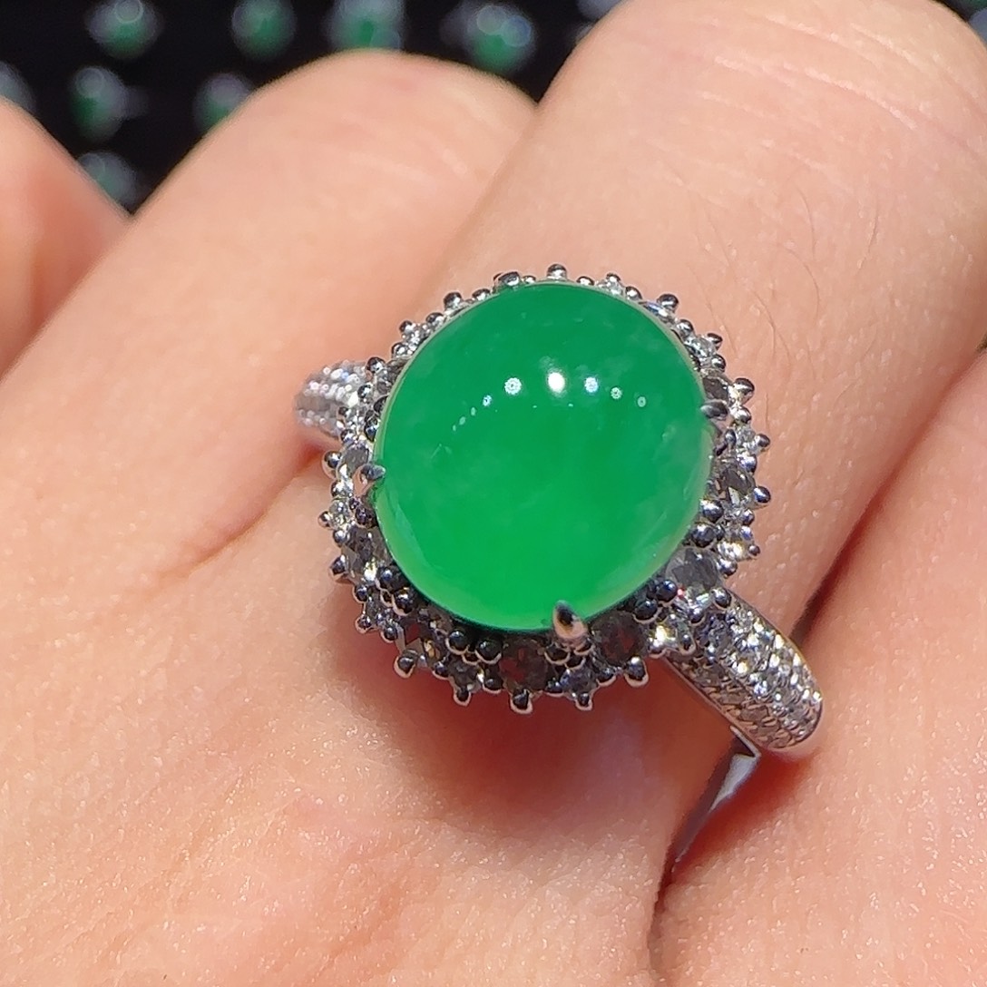 翡翠戒指18K金镶嵌戒指