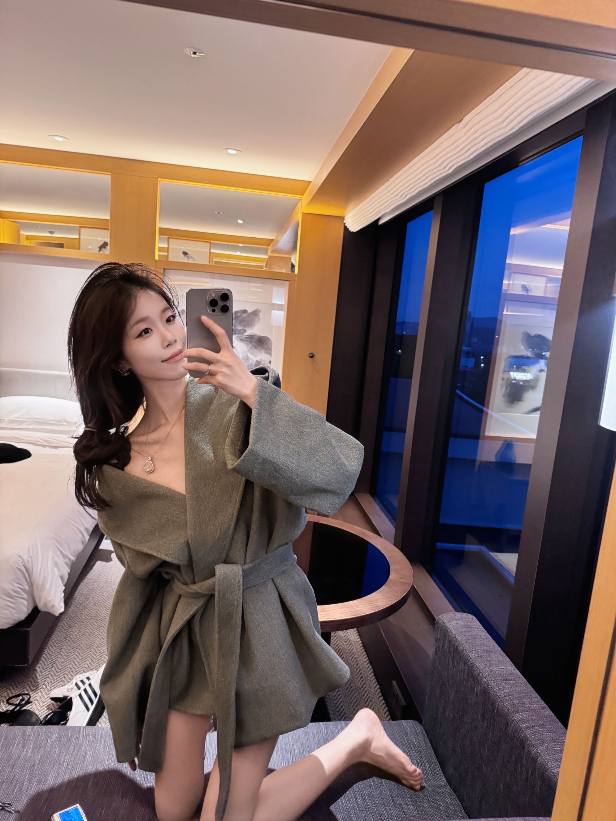 *尹千金*【返璞归真】高克重面料连帽款浴袍式斗篷灰色大衣W240596