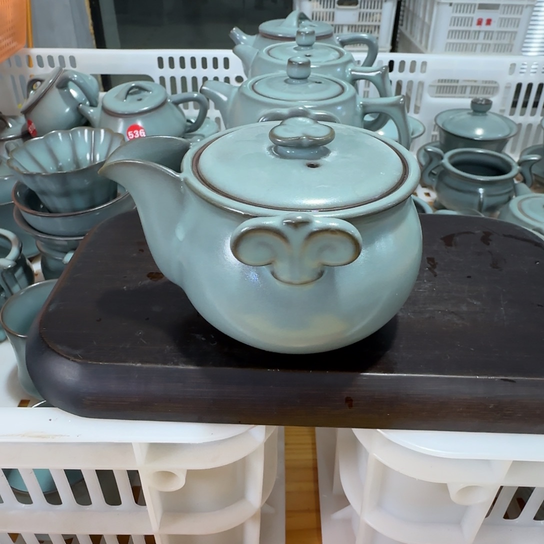 瓷片小微瑕。。。。。。。。