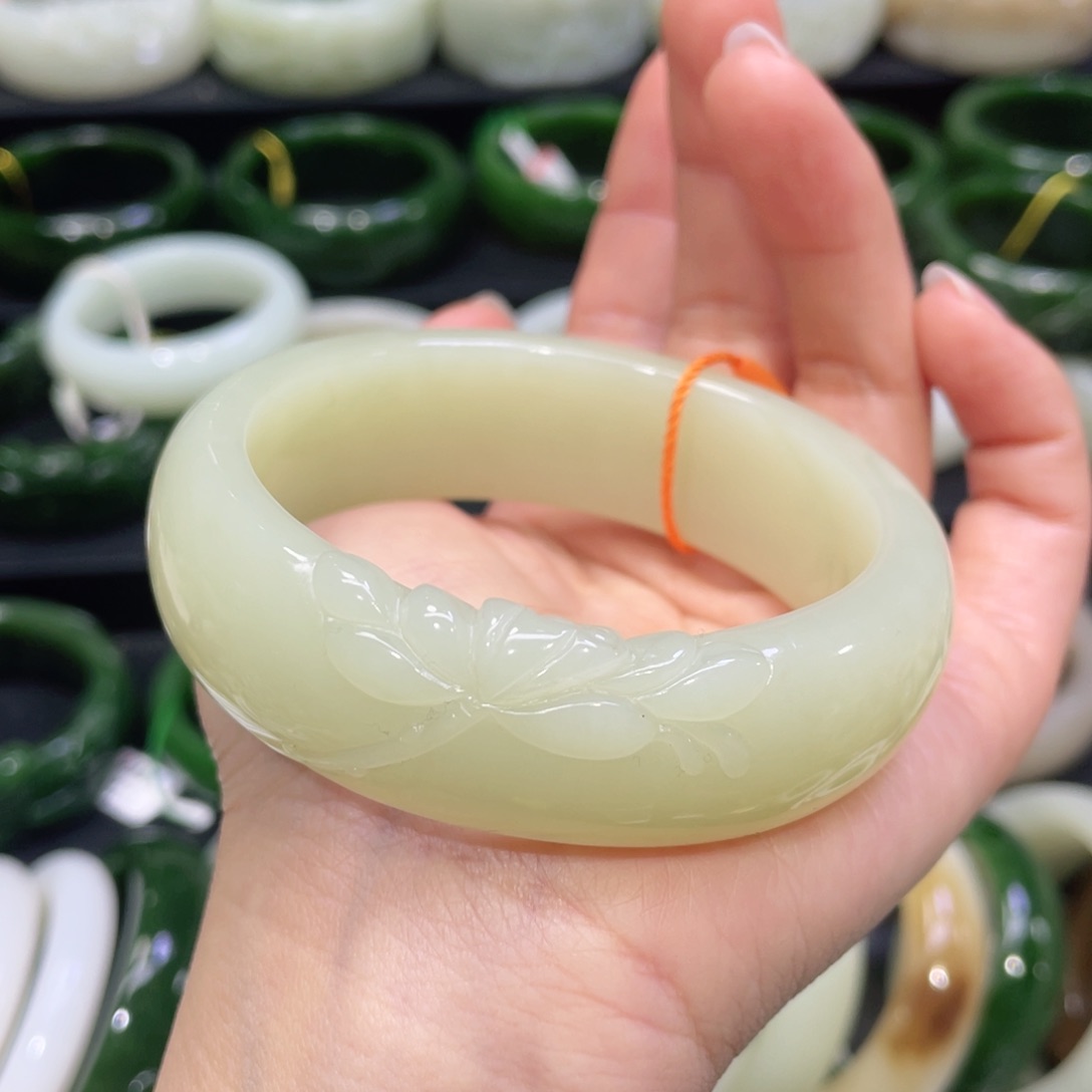 未镶嵌手镯和田玉65