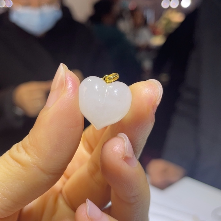 和田玉18K金镶嵌颈饰