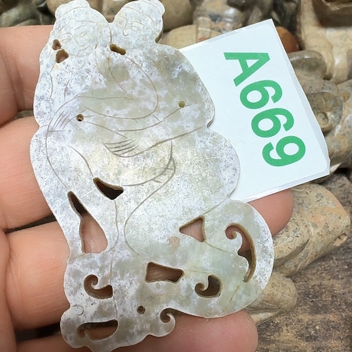 和田玉颈饰未镶嵌