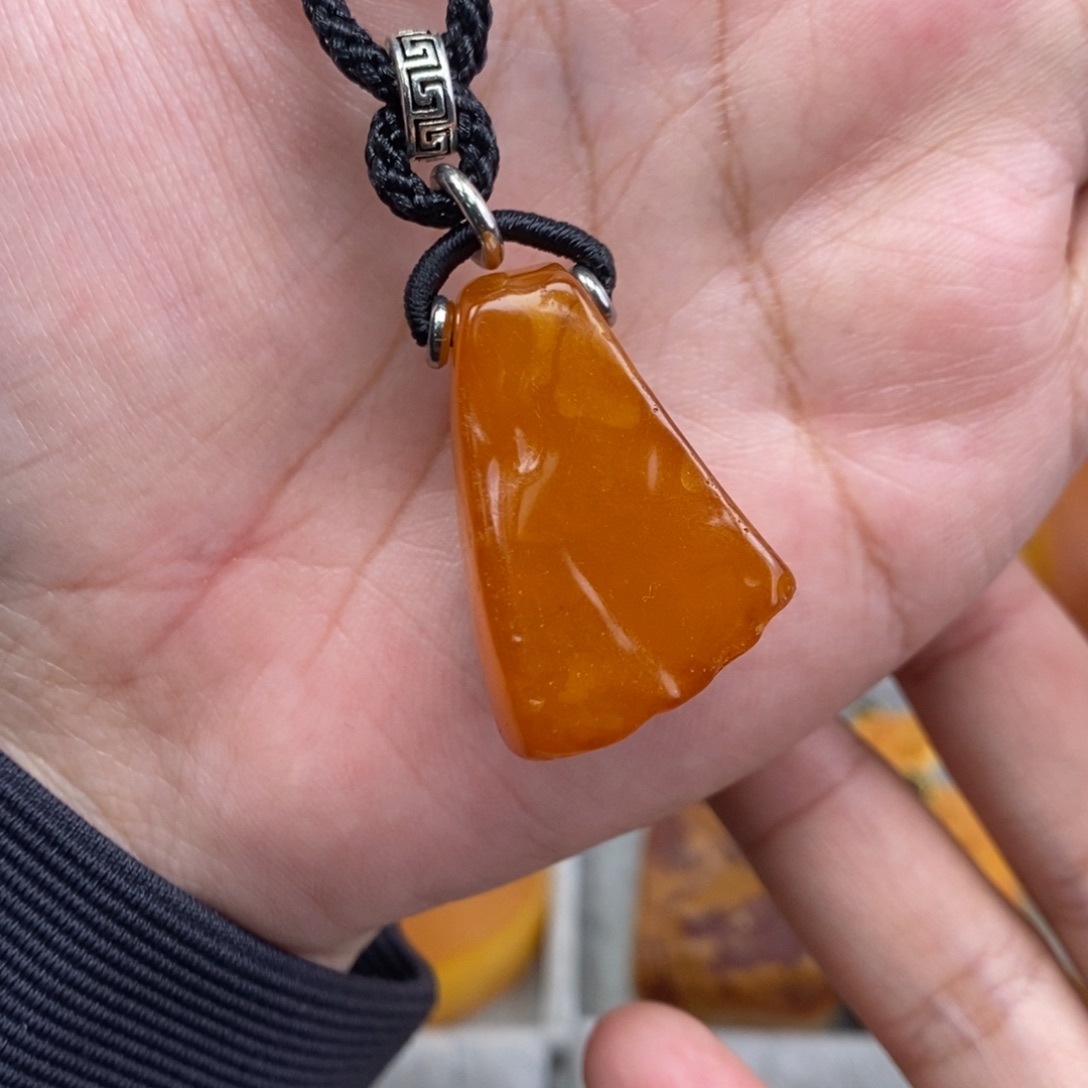 琥珀吊坠(赠链)未镶嵌