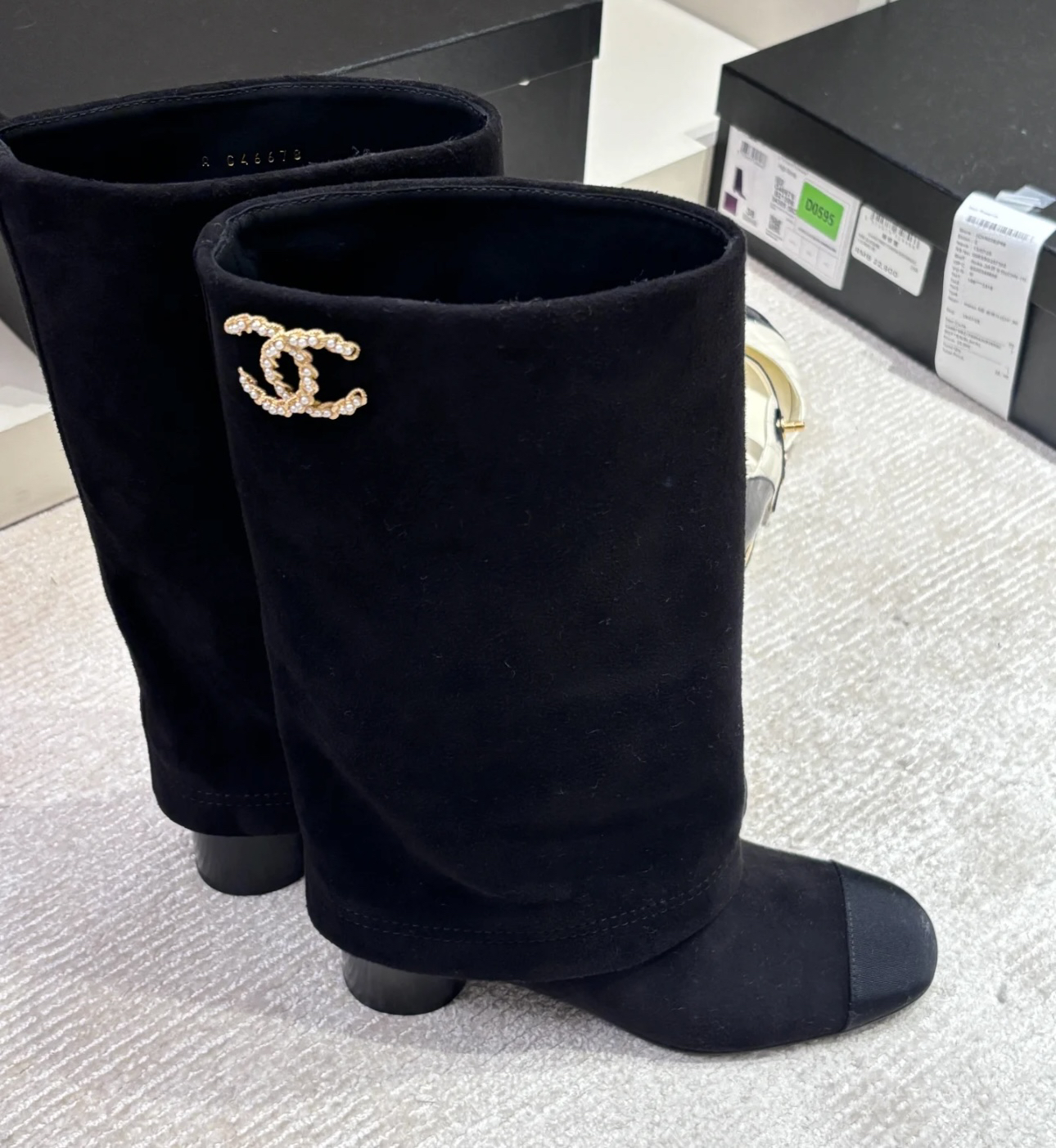 未使用 Chanel/香奈儿 25B早秋上新 麂皮靴 也太好看了吧！
