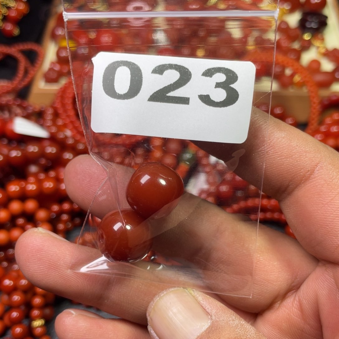 南红玛瑙颈饰未镶嵌张*