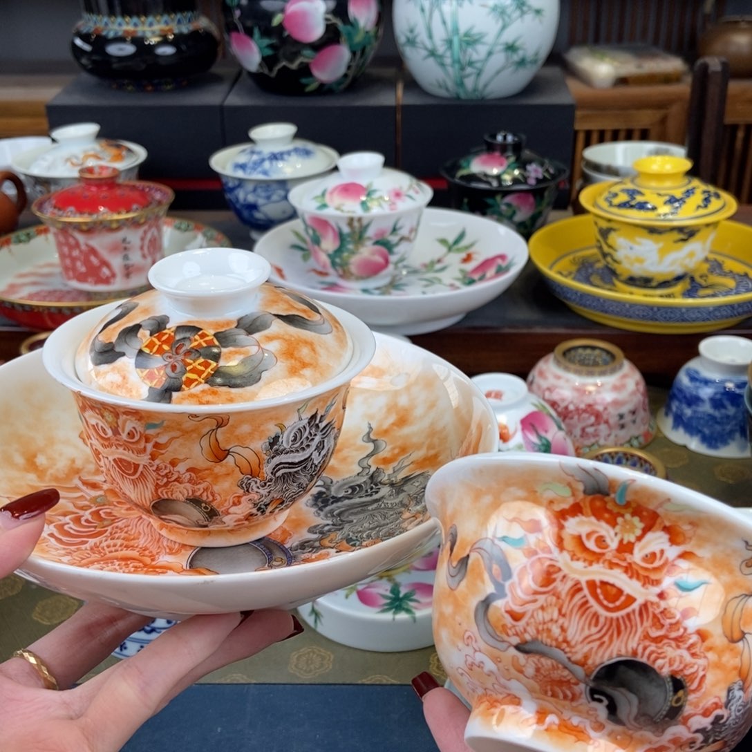 陶瓷艺术家的作品是一种