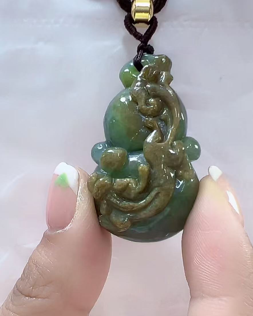 天然翡翠A货孤品吊坠123