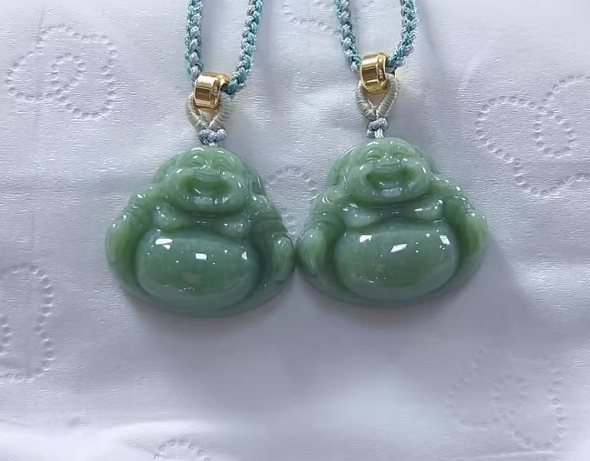 天然翡翠A货佛公（多样性发货只发一件）宽27-30高25+厚11送绳