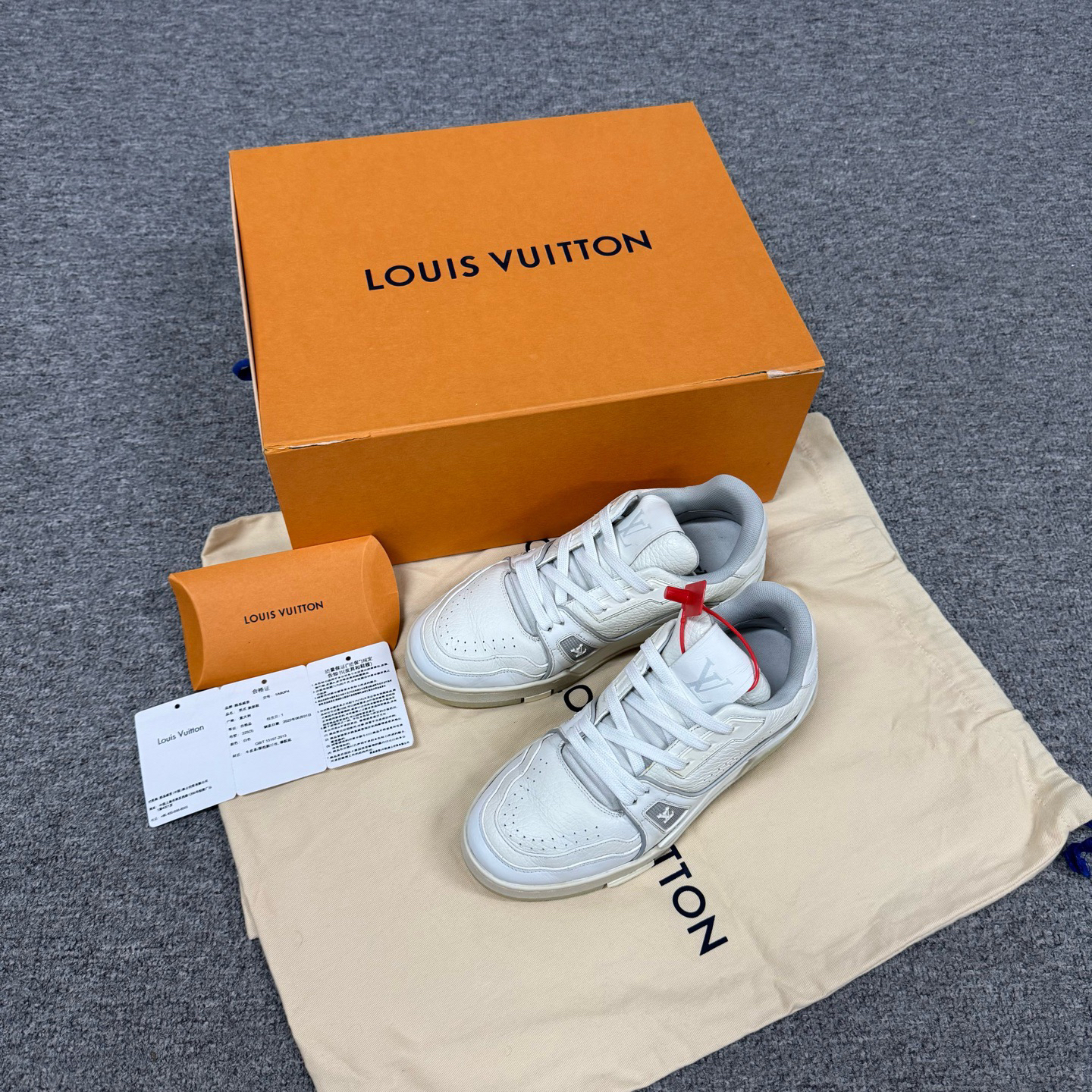 95新 AMIPARIS 路易威登 白色 白水泥 37码 95新 