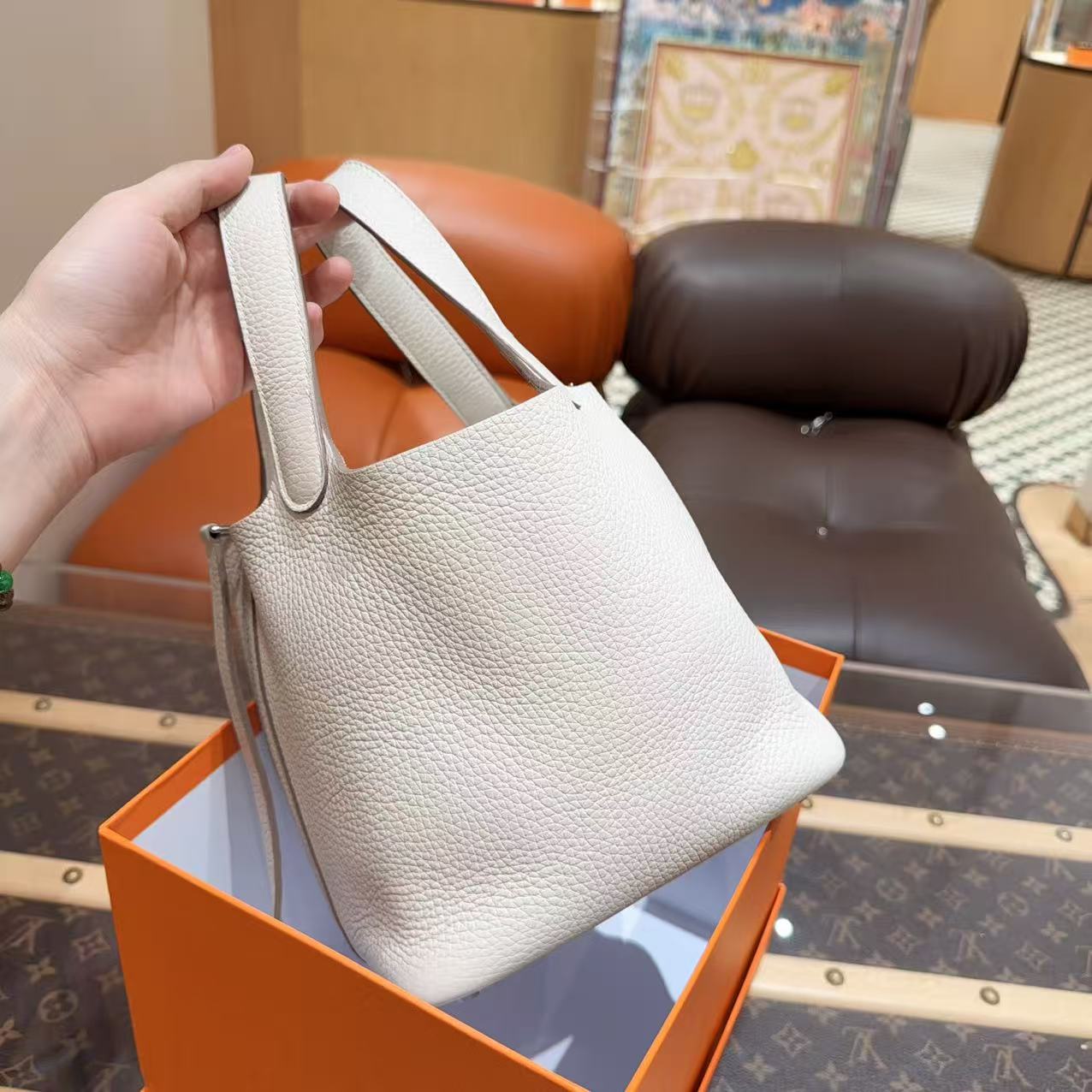 未使用 Hermes/爱马仕 菜篮子18 奶昔白银扣Tc皮 K刻！