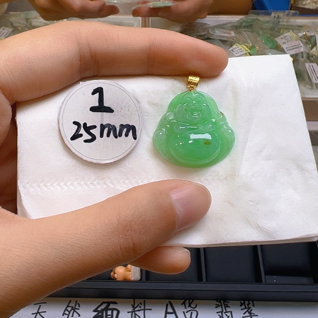 翡翠颈饰18K金镶嵌翡翠