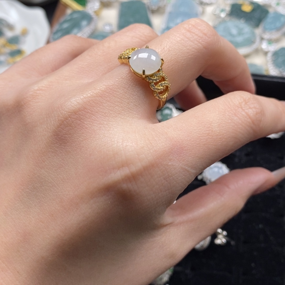 翡翠颈饰未镶嵌翡翠