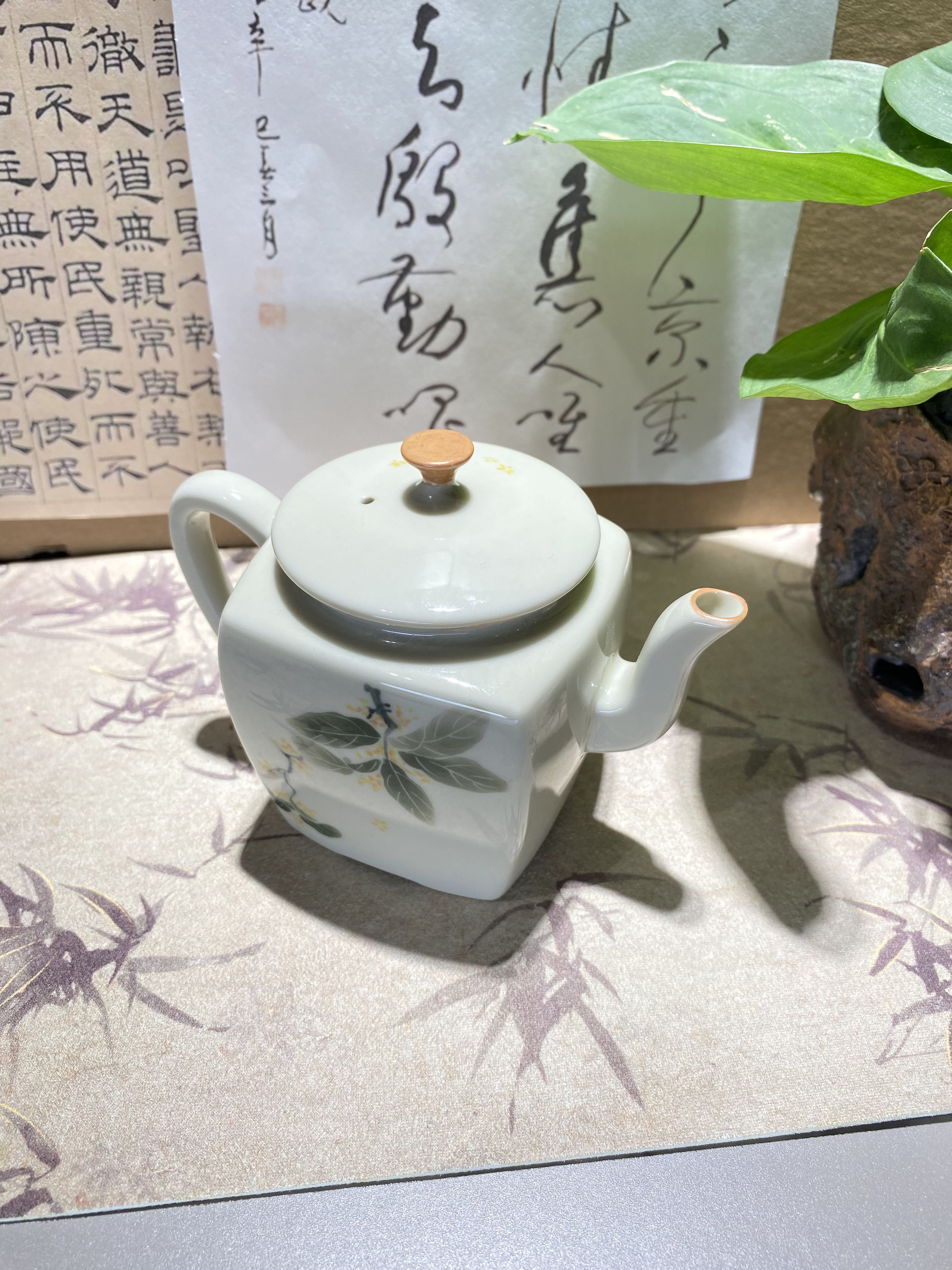 (清货)草木灰手工手绘丹桂壶（200ML)