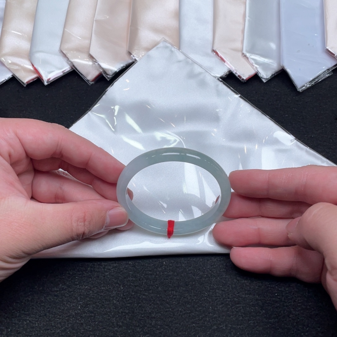 翡翠未镶嵌手镯55贵妃