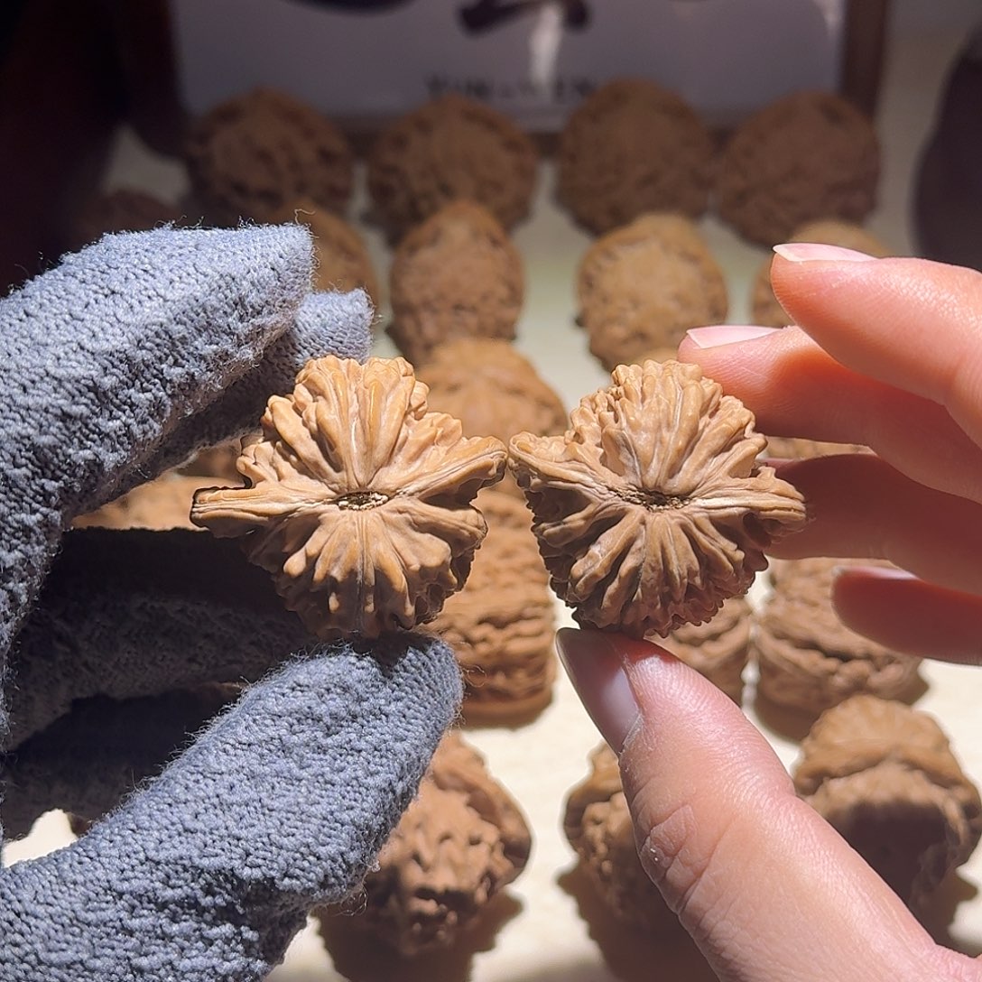 文玩核桃吊坠飞机楼子