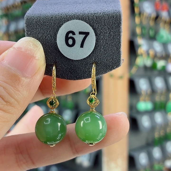 和田玉18K金镶嵌耳饰