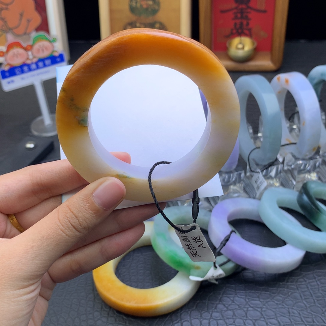 定制翡翠未镶嵌翡翠手镯